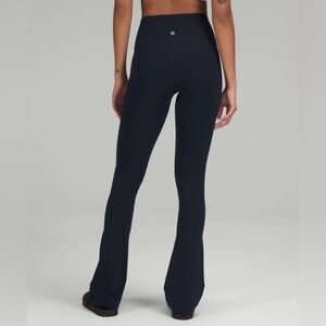 Lululemon Align High-Rise Mini-Flared Pant 32"
True Navy
